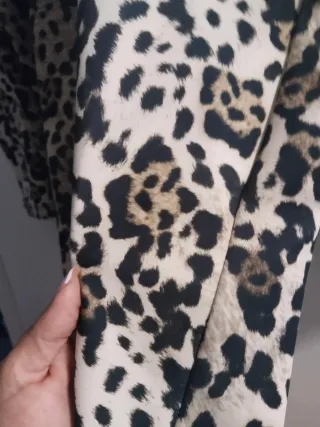 Vestido midi Zara estampado leopardo