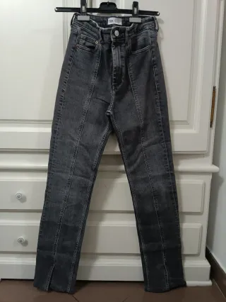 Pantalones Zara grises