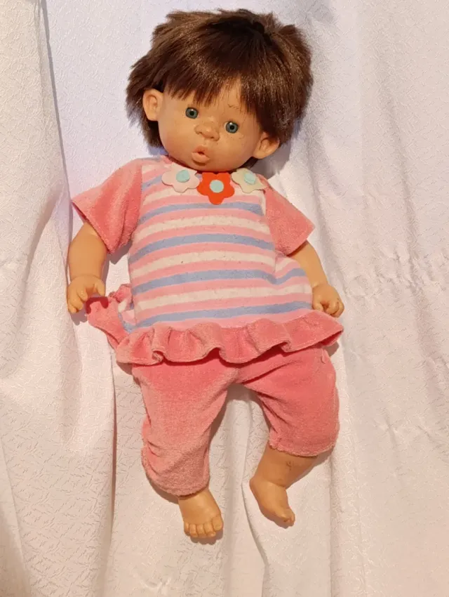 Muñeco antiguo con pecas y ojos azules