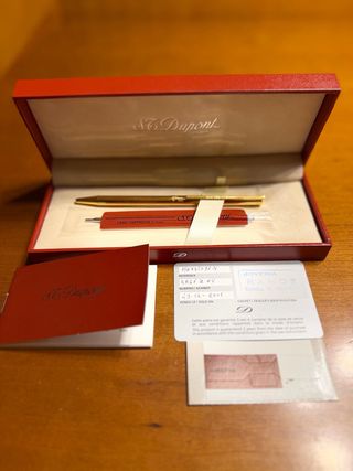 Bolígrafo S.T. Dupont Classique 045071N Dorado