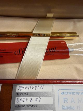 Bolígrafo S.T. Dupont Classique 045071N Dorado