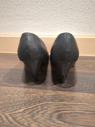 Zapatos de salón negros tacón