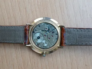 Reloj Titan De Luxe Mecánico