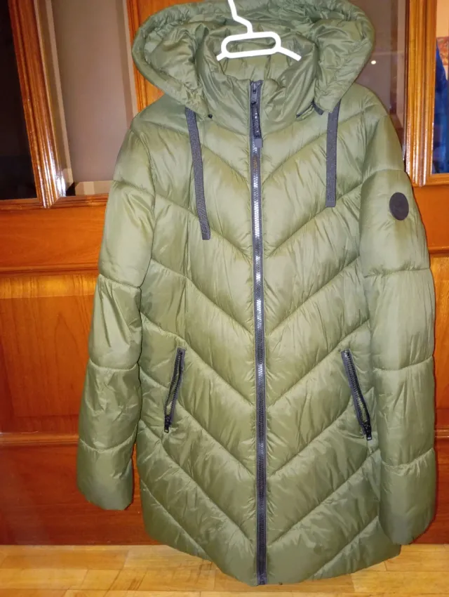 Cazadora verde oliva muy ligera