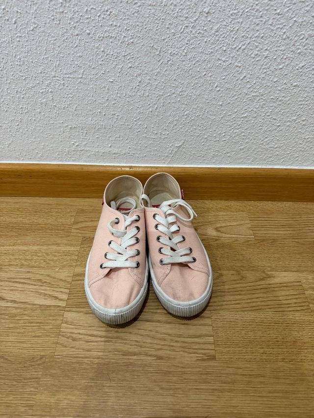 Zapatillas Levi's rosas talla 36