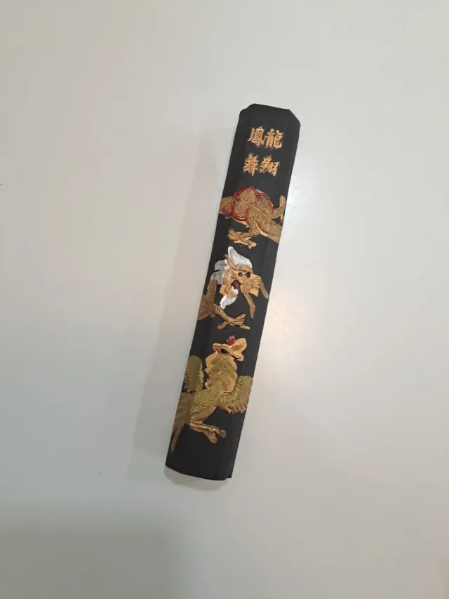 Tintero de piedra para tinta con pincel y tinta