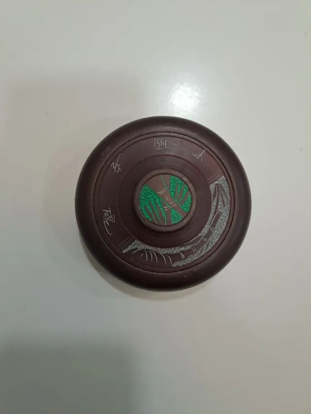 Tintero de piedra para tinta con pincel y tinta