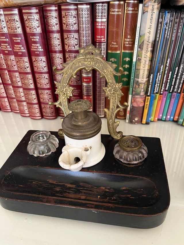 Tintero, juego de escritorio