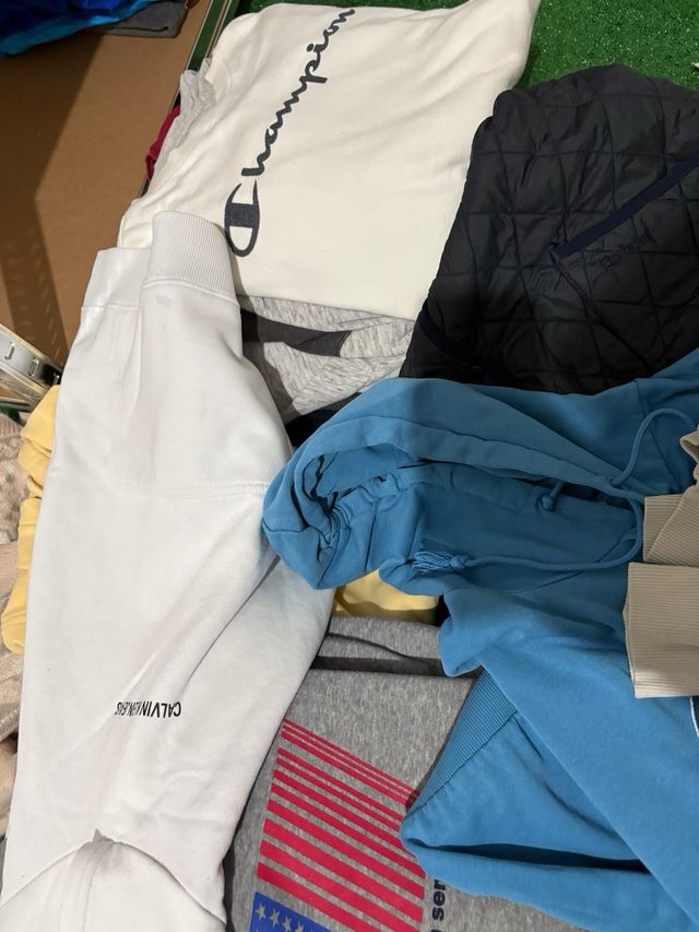 Lote Ropa Mixta marcas vintage 7€/kg