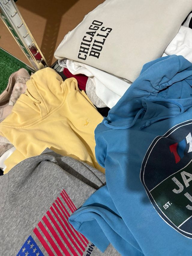 Lote Ropa Mixta marcas vintage 7€/kg