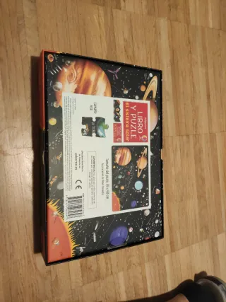 Libro y Puzle El Sistema Solar Usborne