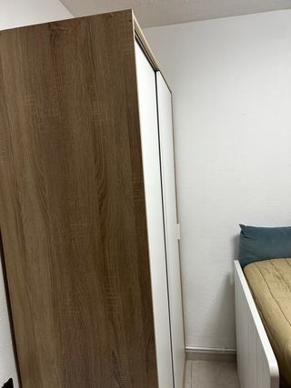 Armadio con 2 ante scorrevoli