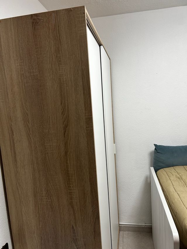 Armadio con 2 ante scorrevoli