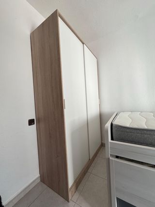 Armadio con 2 ante scorrevoli