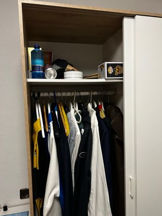 Armadio con 2 ante scorrevoli