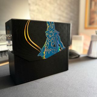 Set Allenatore Pokemon Mega Lucario ETB scatola 