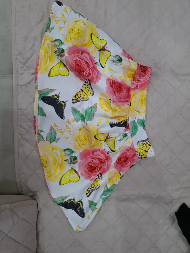 Gonna Coconudina floreale con farfalle