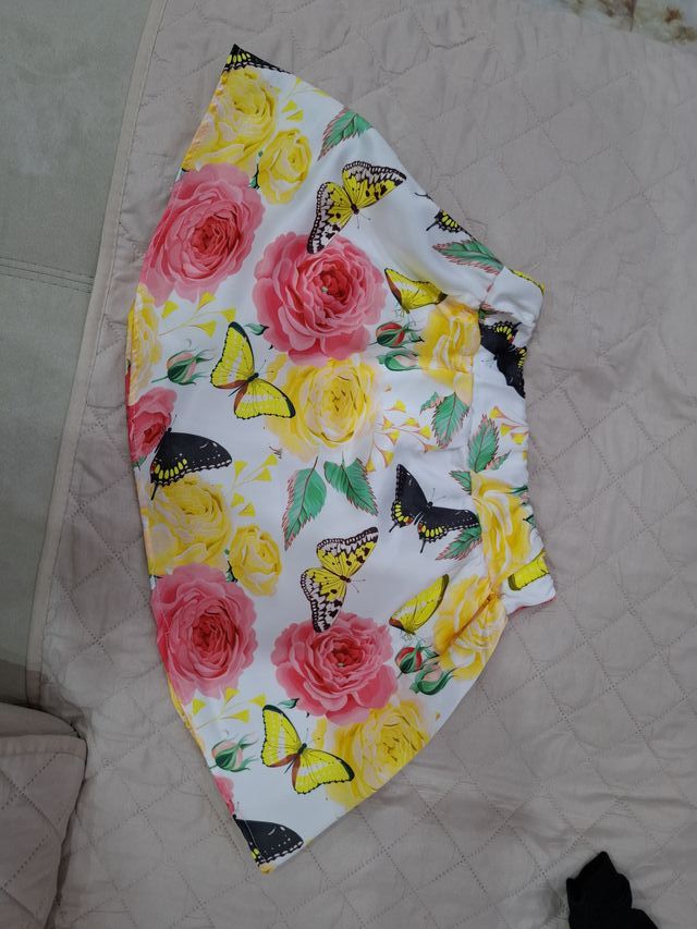 Gonna Coconudina floreale con farfalle