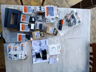 Lotto interruttori e componenti Bticino