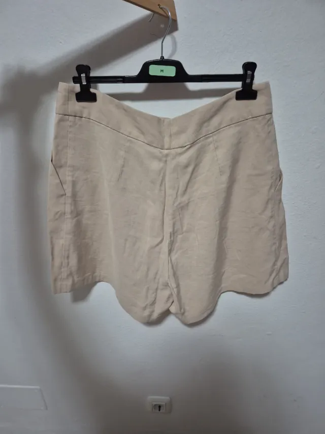 Pantalón corto beige