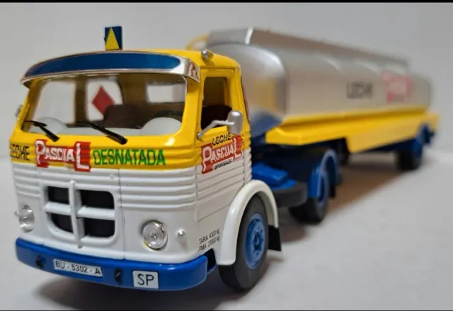 Camión Pegaso Comet Leche Pascual