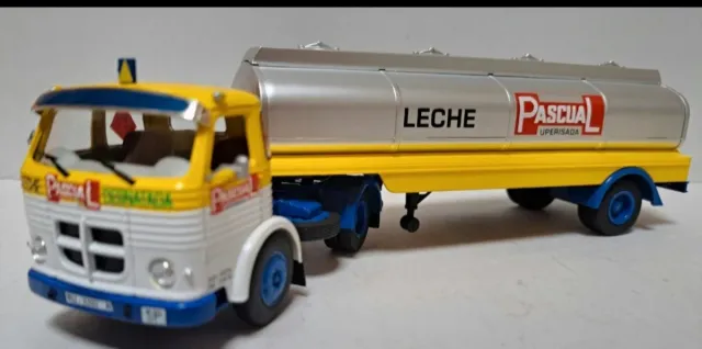 Camión Pegaso Comet Leche Pascual