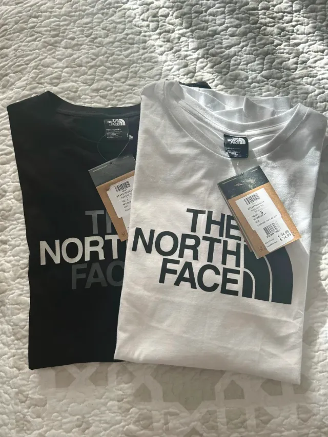 2 magliette bianche e nere di The North Face S