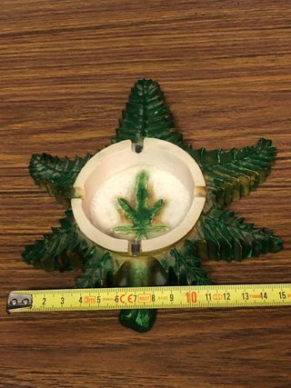 Cenicero Hoja Marihuana