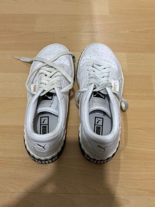 Zapatillas Puma Blancas y Negras