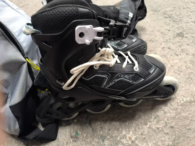 Pattini in linea Oxelo con tutta l'attrezzatura