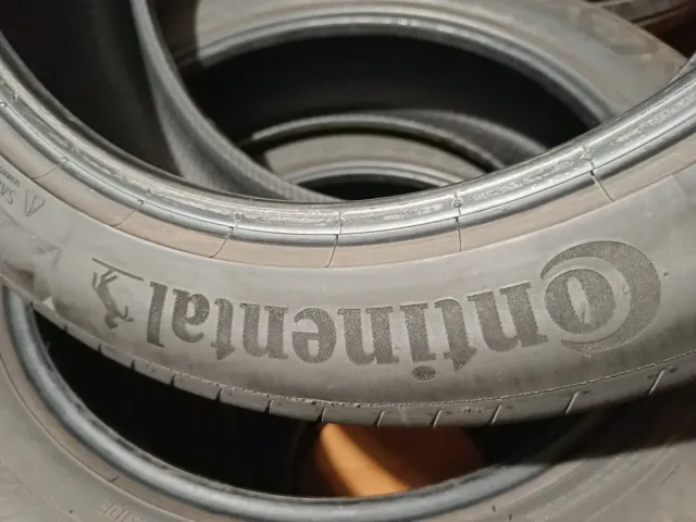 Continental 235/45 R18 94V Neumático