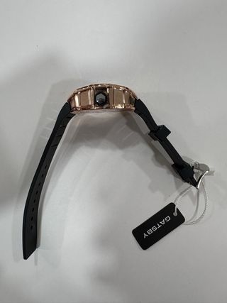 Reloj Deportivo Dorado Correa Negra