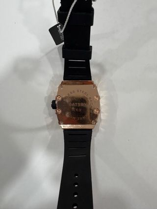 Reloj Deportivo Dorado Correa Negra