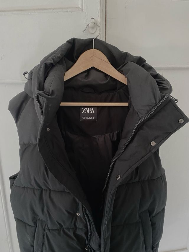 Chaleco acolchado Zara con capucha