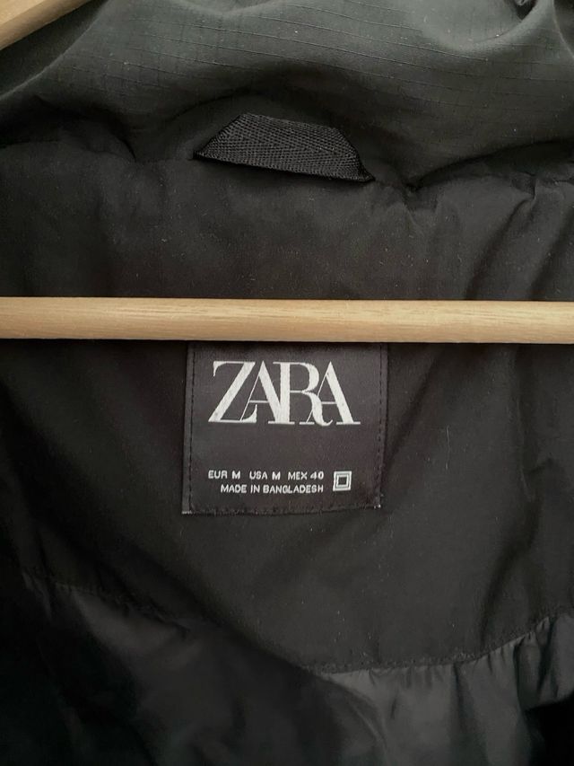 Chaleco acolchado Zara con capucha