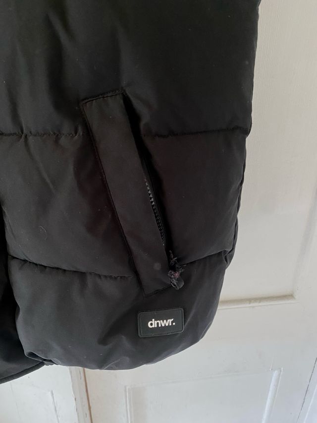 Chaleco acolchado Zara con capucha