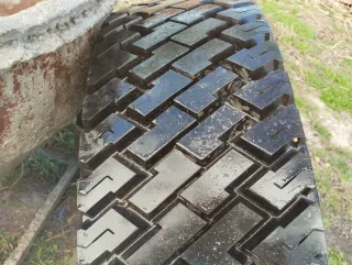 Rueda de camión 285 70 R19.5