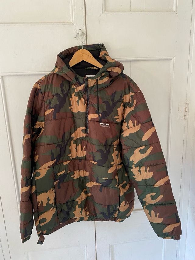 Anorak Bershka camuflaje