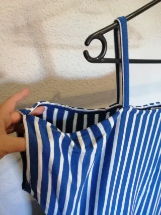 Vestido de rayas azul y blanco