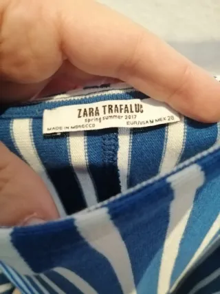 Vestido de rayas azul y blanco