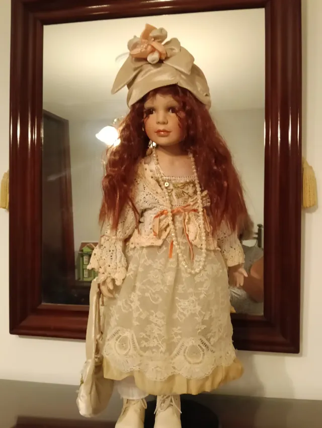 Muñeca de porcelana.