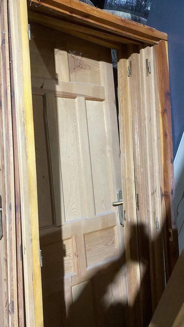 Puertas de madera con cercos como nuevas 1,94x71