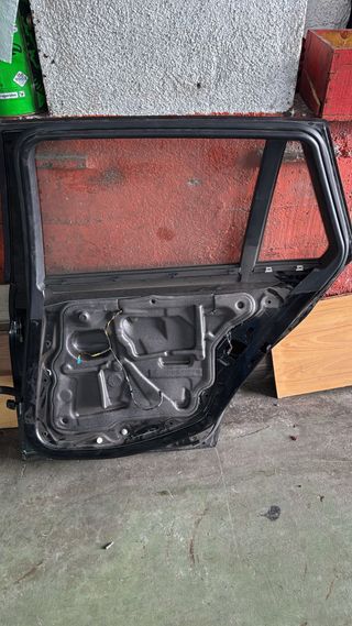 Puertas traseras BMW E90 E91 Negras