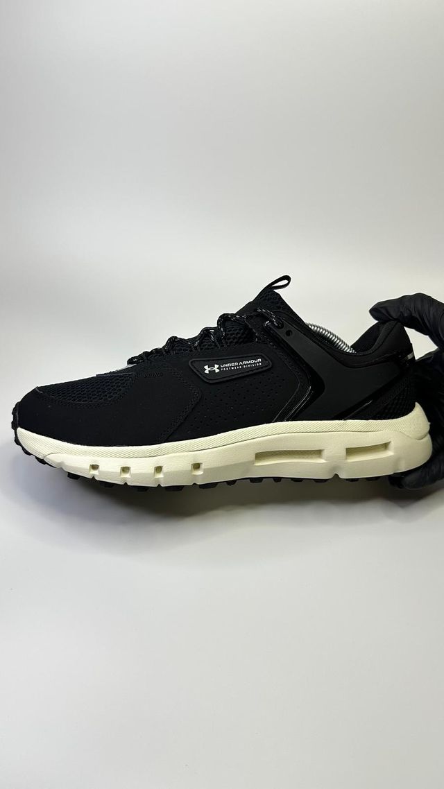 Under Armour Black/White - Size 45