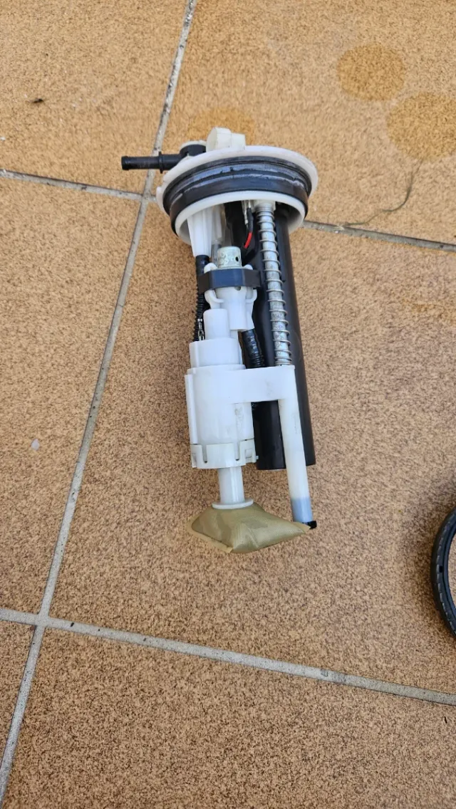 Depósito Gasolina con aforador Yamaha Xmax 125