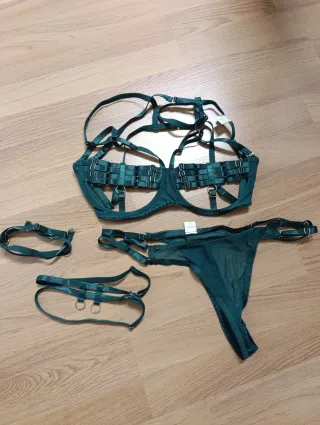 Conjunto lencería erótica verde