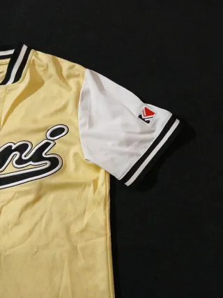 Camiseta Karl Kani Talla XS Morado/Amarillo.