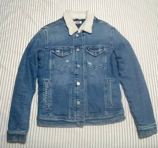 Chaqueta Tommy Jeans Hilfiger con forro de borrego