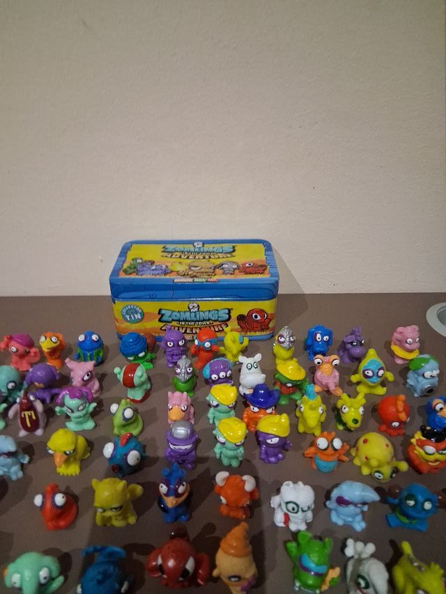 Collezione di bambole Zomlings
