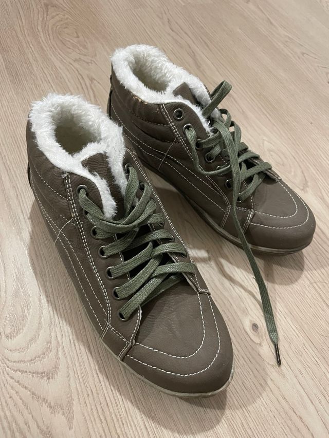 Zapatillas marrones con forro